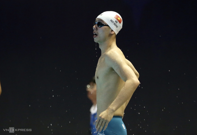 Kình ngư Nguyễn Huy Hoàng thi đấu tại SEA Games 2023. Ảnh: Hiếu Lương
