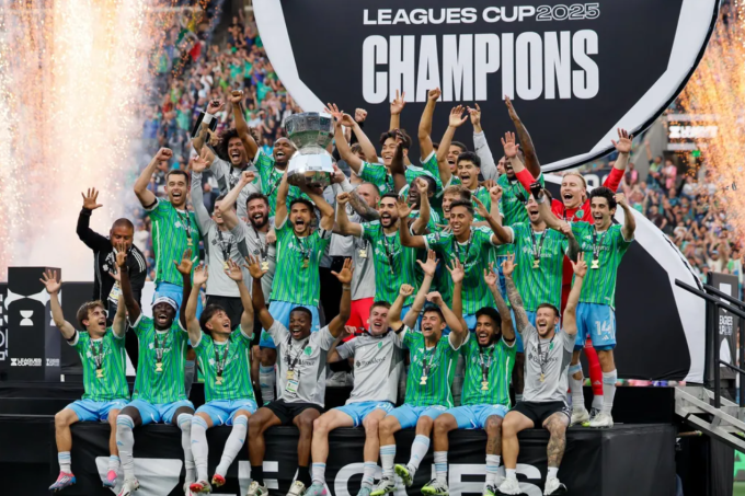 Seattle Sounders nâng danh hiệu Leagues Cup 2025. Ảnh: The Seattle Times