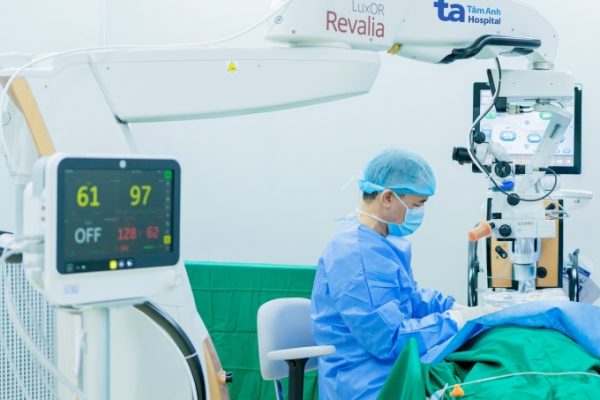 Điều trị glôcôm và đục thủy tinh thể kết hợp như thế nào?