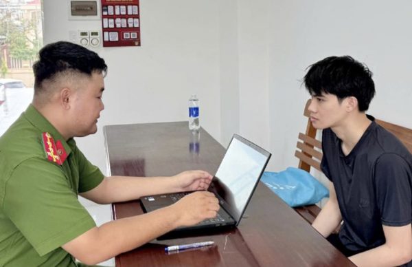 Mất 2,2 tỷ đồng sau cuộc điện thoại với ‘nhân viên điện lực’