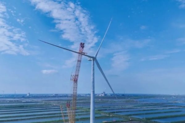Trung Quốc: Lắp đặt turbine gió 26 MW ngoài khơi