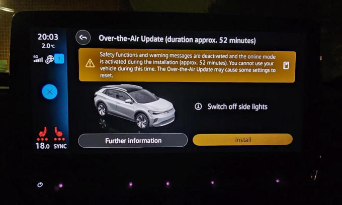 Màn hình thông báo cập nhật qua mạng trên mẫu Volkswagen ID.4. Ảnh: Team-BHP