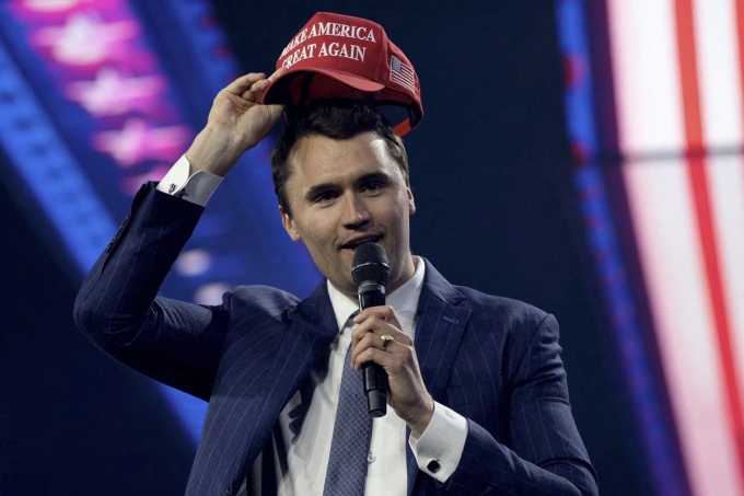 Charlie Kirk phát biểu tại hội nghị AmericaFest 2024 do TPUSA  tài trợ tại Phoenix, Arizona, tháng 12 năm ngoái. Ảnh: Reuters