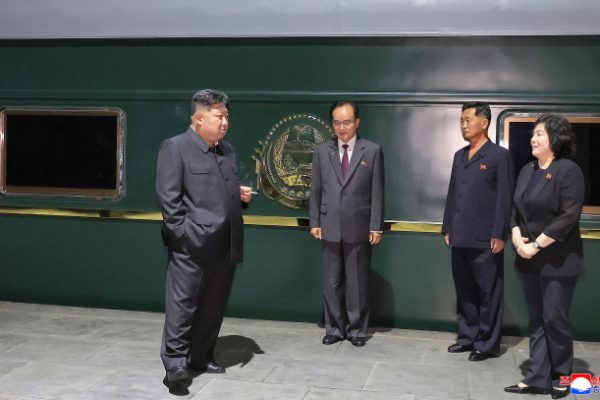 Ông Kim Jong-un đến Bắc Kinh bằng tàu bọc thép