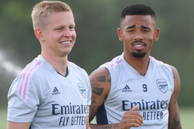 Gabriel Jesus (phải) và Oleksandr Zinchenko cùng nhau chuyển từ Man City đến Arsenal hè 2022. Ảnh: Arsenal FC