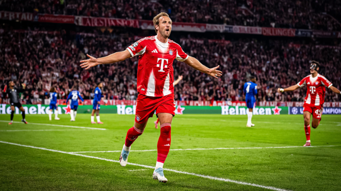 Harry Kane mừng bàn ấn định chiến thắng 3-1. Ảnh: FC Bayern