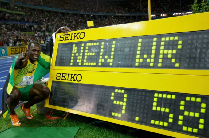 Bolt lập kỷ lục thế giới chạy 100m ở giải vô địch điền kinh thế giới 2009 tại Berlin. Ảnh: Reuters
