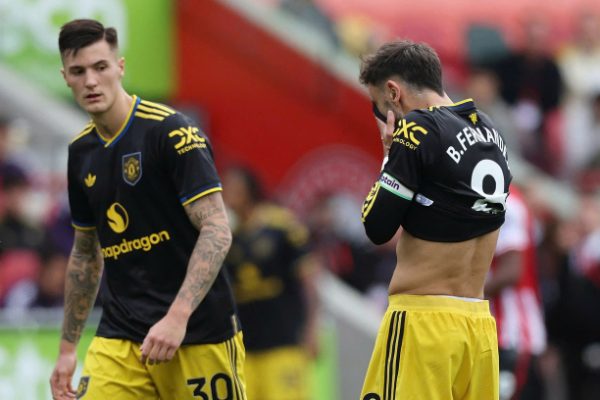 Man Utd thua: Fernandes sút hỏng phạt đền quyết định