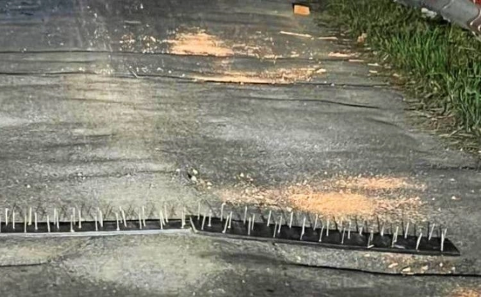 Một bẫy chông của nhóm cướp được người đi đường phát hiện. Ảnh: Nam An