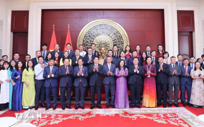 Chủ tịch nước Lương Cường gặp gỡ cộng đồng người Việt Nam tại Trung Quốc ngày 4/9. Ảnh: TTXVN