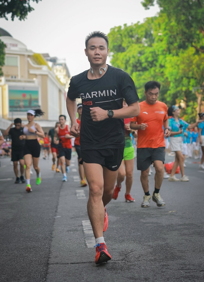 HLV Hà Văn Nhật. Ảnh: Garmin Run Club