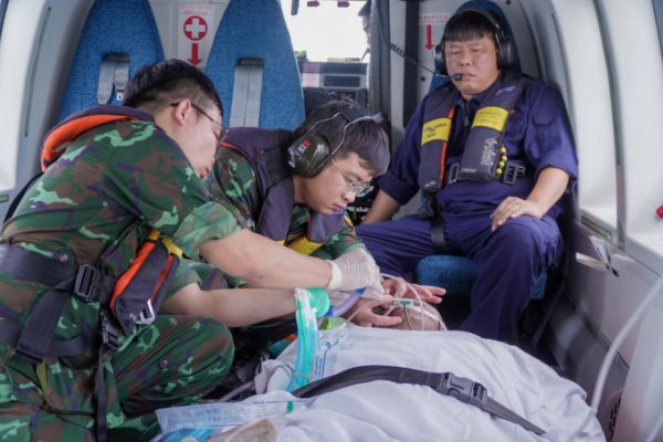 Trường Sa: Ngư dân hôn mê do lặn sâu 40 mét