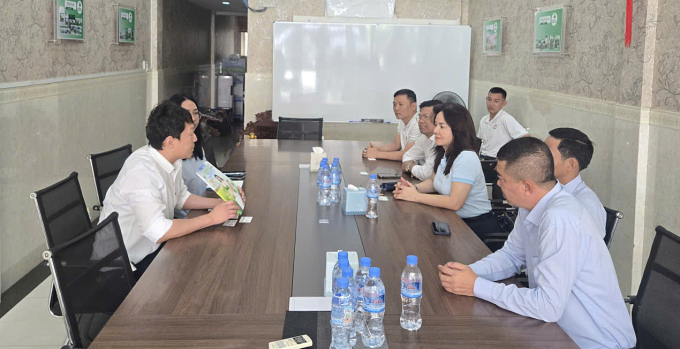 Đoàn công tác làm việc với Forward. Ảnh: PVCFC