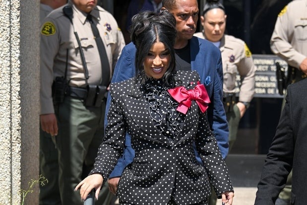 Cardi B vui vẻ rời tòa án hôm 2/9. Ảnh: PG/Bauer-Griffin