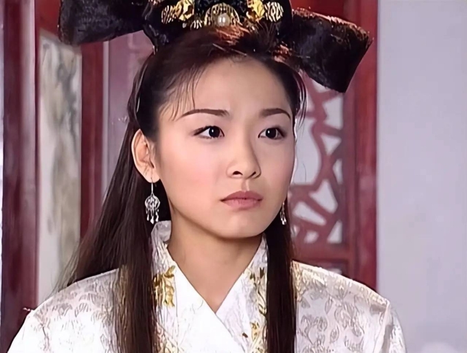 Giang Tổ Bình nổi tiếng với vai diễn U Nhược trong phim Phong Vân, năm 2002. Ảnh: Sina