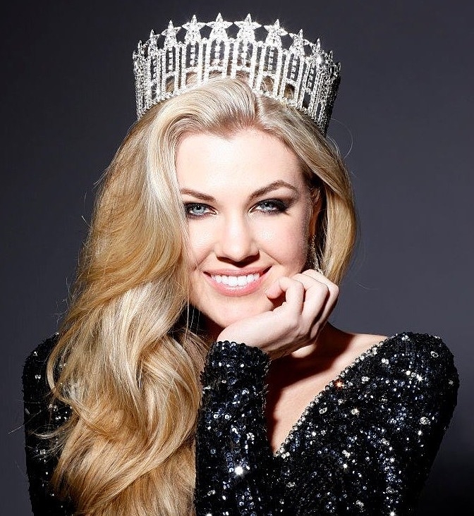 Erika Frantzve đăng quang Miss Arizona năm 2012. Ảnh: NY Post