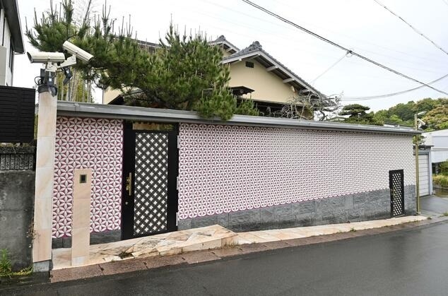 Ngôi nhà của Nozaki Kosuke ở Tanabe, tỉnh Wakayama, được chụp vào ngày 28/4/2021. Ảnh: Kyodo