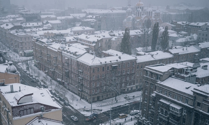 Bão tuyết ở thủ đô Kiev, Ukraine, hồi năm 2023. Ảnh: Washington Post