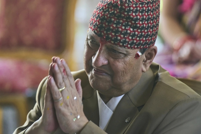 Cựu hoàng Gyanendra tại tư dinh ở thủ đô Kathmandu, Nepal, hồi tháng 7. Ảnh: AP