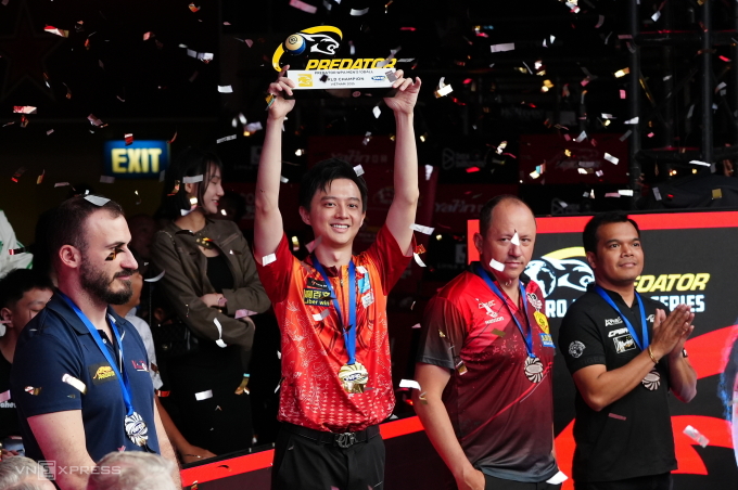Cơ thủ Ko Ping Chung nâng cao danh hiệu vô địch WPA Men’s 10-Ball World Championship 2025, chiều 28/9. Ảnh: Đức Đồng