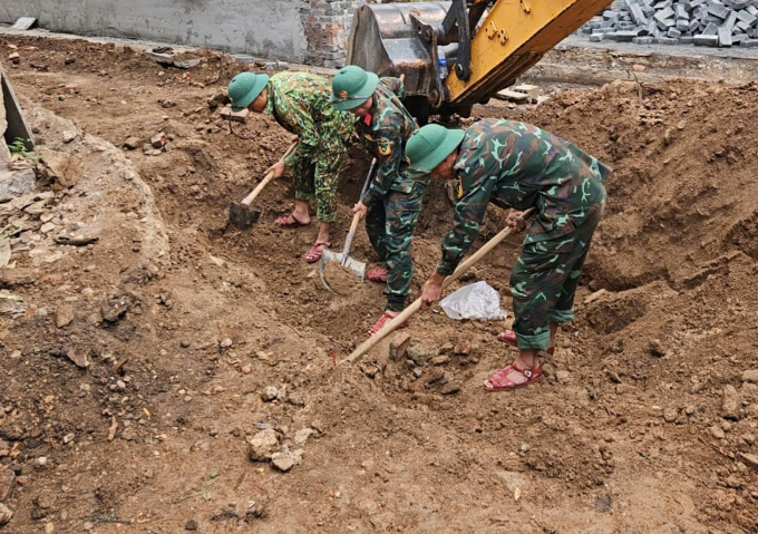 Tìm thấy hai hài cốt liệt sĩ ở trường Bồ Đề - 1