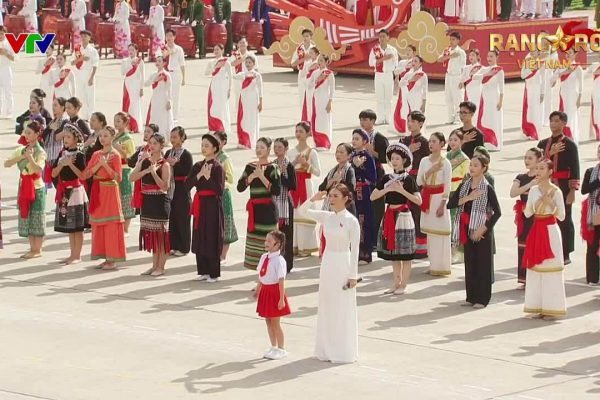 Mỹ Tâm song ca cùng bé 7 tuổi gây sốt