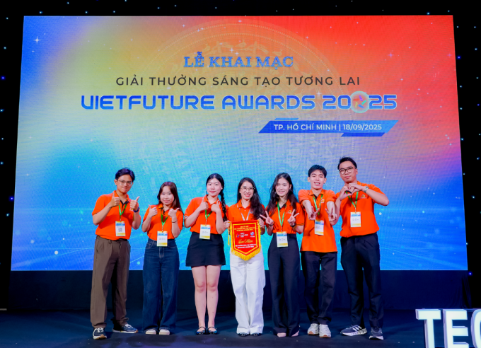 Sinh viên FPTU tại vòng chung kết toàn quốc cuộc thi VietFuture Awards 2025. Ảnh: FPTU