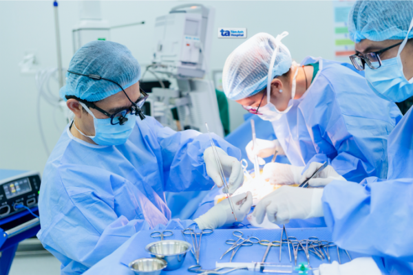 Thiếu máu não thoáng qua do hẹp động mạch cảnh: Nguyên nhân & Điều trị