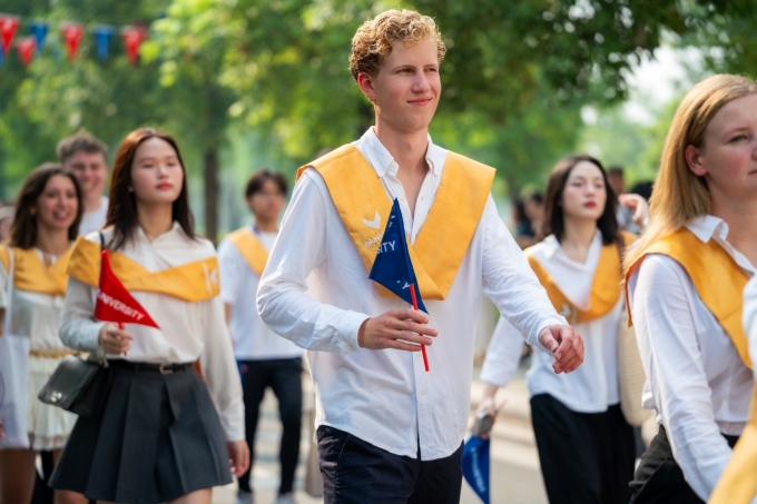 Sinh viên quốc tế trong lễ khai giảng của VinUni. Ảnh: VinUni