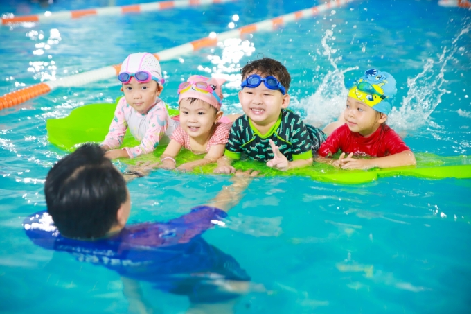 ASC Education dạy kỹ năng bơi và an toàn dưới nước. Ảnh: ASC Education