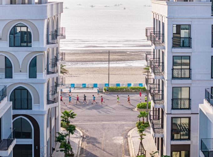 Cung đường chạy 1 km ven biển. Ảnh: Văn Phú