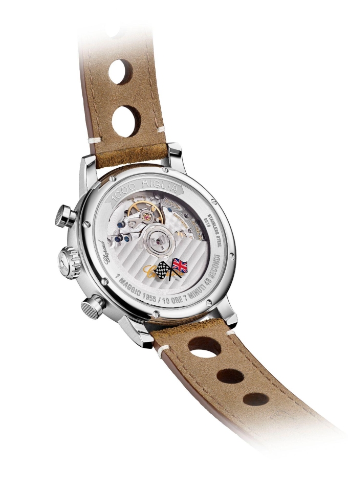 Bộ máy chronograph cơ học tự lên dây cót. Ảnh:
