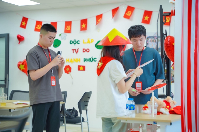 Sinh viên thực hiện dự án góp phần lan tỏa hình ảnh đẹp của đất nước qua nền tảng số. Ảnh: UWE Bristol Việt Nam