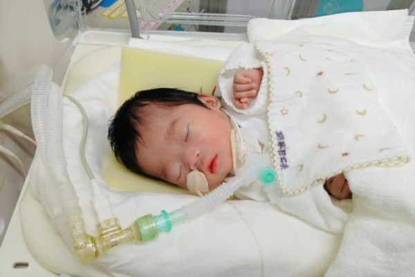 Vụ án đau lòng: Mẹ mất, con sinh non mang di chứng nặng