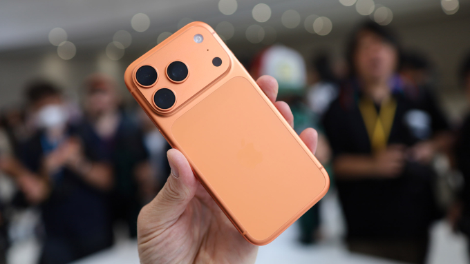 iPhone 17 series trên tay người dùng Việt Nam vào ngày 19/9. Ảnh ShopDunk