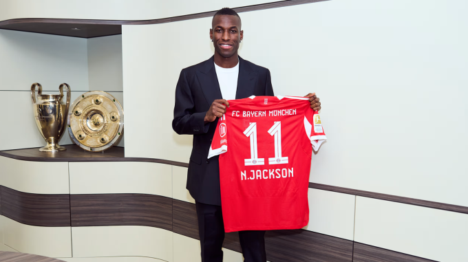 Nicolas Jackson sẽ mặc áo số 11 và làm kép phụ cho Harry Kane tại Bayern. Ảnh: FC Bayern