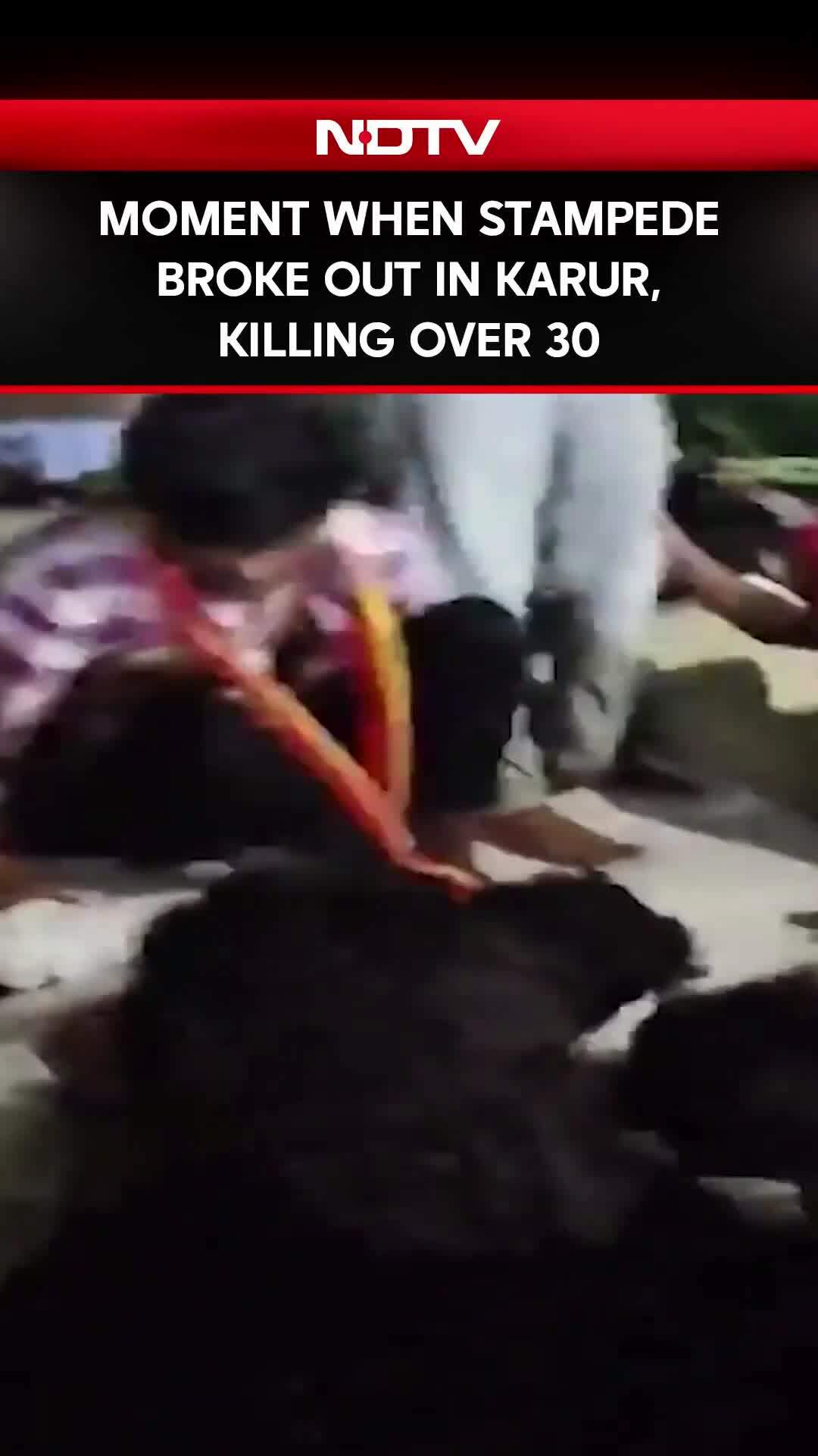 Khoảnh khắc vụ giẫm đạp xảy ra tại buổi mít tinh của chính trị gia Ấn Độ