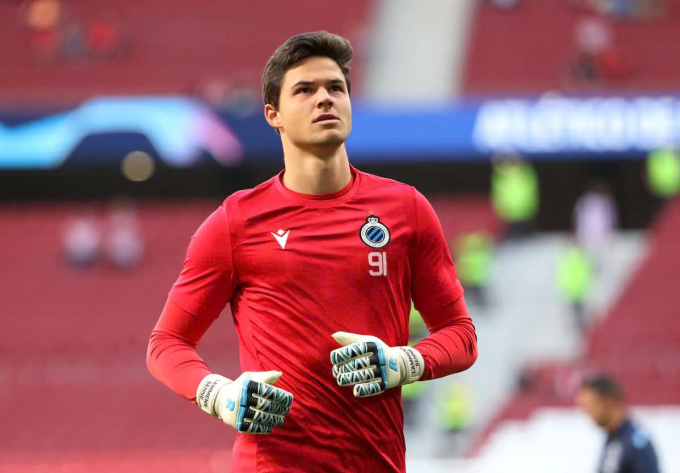 Lammens khởi động bên phía Club Brugge, trước trận gặp Atletico Madrid trên sân Metropolitano, thành phố Madrid, Tây Ban Nha, vòng bảng Champions League ngày 12/10/2022. Ảnh: Reuters