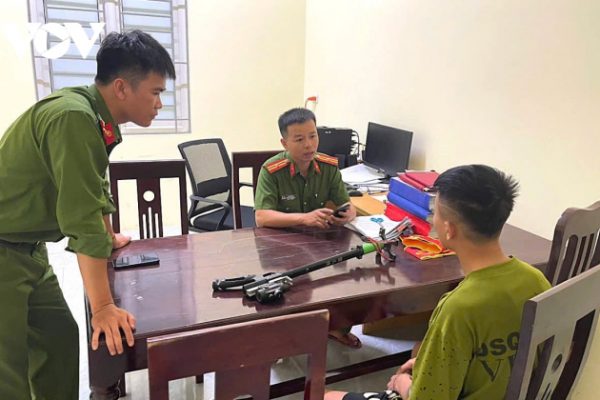 Hỗn chiến kinh hoàng: 42 trai làng náo loạn vùng quê