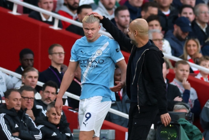 HLV Pep Guardiola thay Erling Haaland bằng tiền vệ trung tâm Nico Gonzalez ở phút 76. Ảnh: Reuters