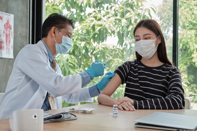 Các thành phần cảu được kiểm nghiệm an toàn nghiêm ngặt trước khi sử dụng cho người. Ảnh: Vecteezy