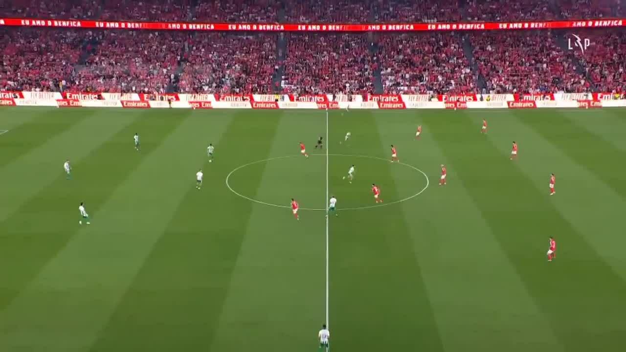Mourinho hòa trận thứ hai dẫn dắt Benfica