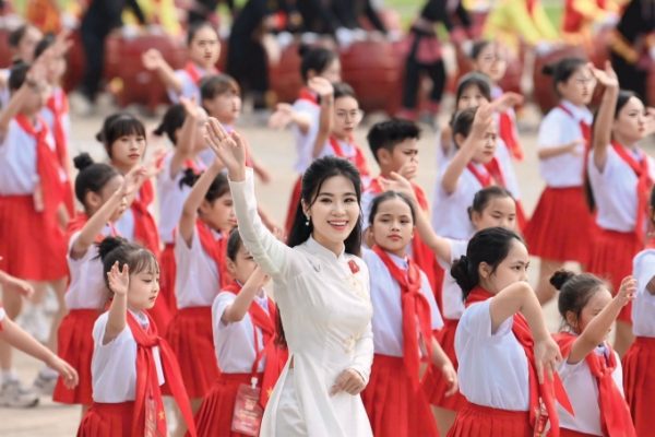 Thủ tướng chỉ đạo đẩy nhanh chi trả 100.000 đồng dịp lễ Quốc khánh