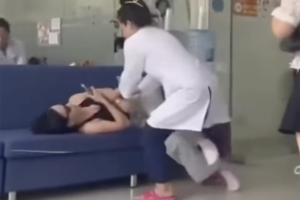 Đình chỉ hoạt động phòng khám nha khoa có nữ bác sĩ đánh bệnh nhân