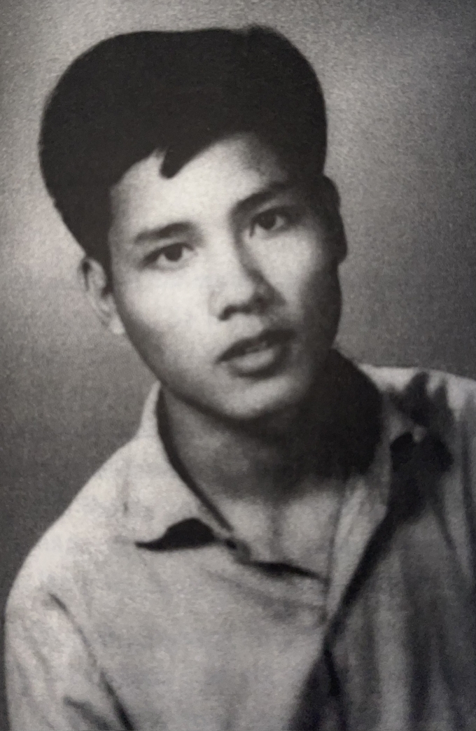 Chân dung liệt sĩ Nguyễn Văn Thạc, hy sinh ngày 30/7/1972 tại mặt trận Quảng Trị, hiện yên nghỉ tại Nghĩa trang Liệt sĩ Từ Liêm, Hà Nội. Ảnh: Sách Mãi mãi tuổi hai mươi