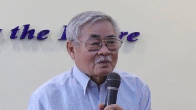 Nhà thơ Nguyễn Duy tại một tọa đàm kỷ niệm 50 năm thống nhất đất nước hồi tháng 4 ở Hà Nội. Ảnh: Fanpage Khoa Văn học, trường Đại học Khoa học Xã hội và Nhân văn