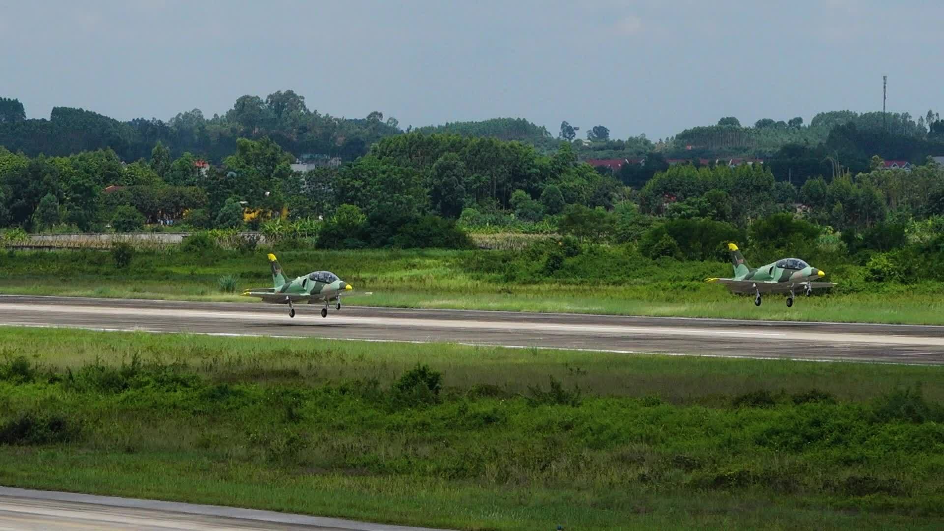 Phỏng vấn phó sư đoàn trường sư đoàn không quân 371