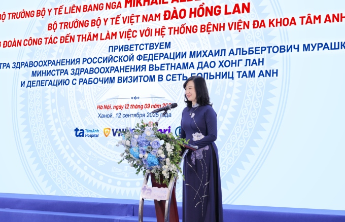 Bộ trưởng Y tế Đào Hồng Lan phát biểu tại lễ ký kết.