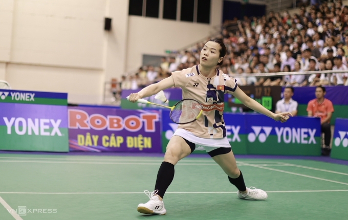 Thùy Linh thi đấu ở chung kết giải Cầu lông quốc tế Việt Nam Open 2025. Ảnh: Đức Đồng