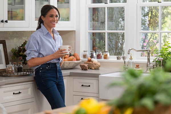 Lối sống Meghan Markle: Vì sao kém thu hút?